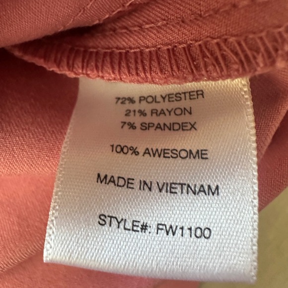 FIGS Women's Large Casma Three-Pocket Scrub Top Blush Pink FW1100 V-Neck NEW - Picture 8 of 10